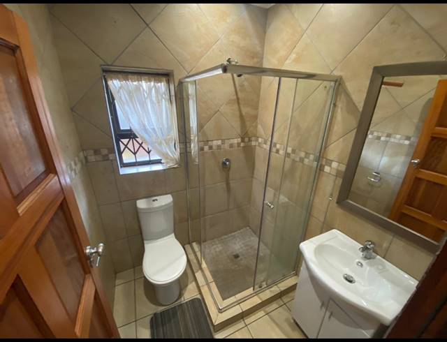 2 bed property to rent in VANDERBIJLPARK S. W. 5